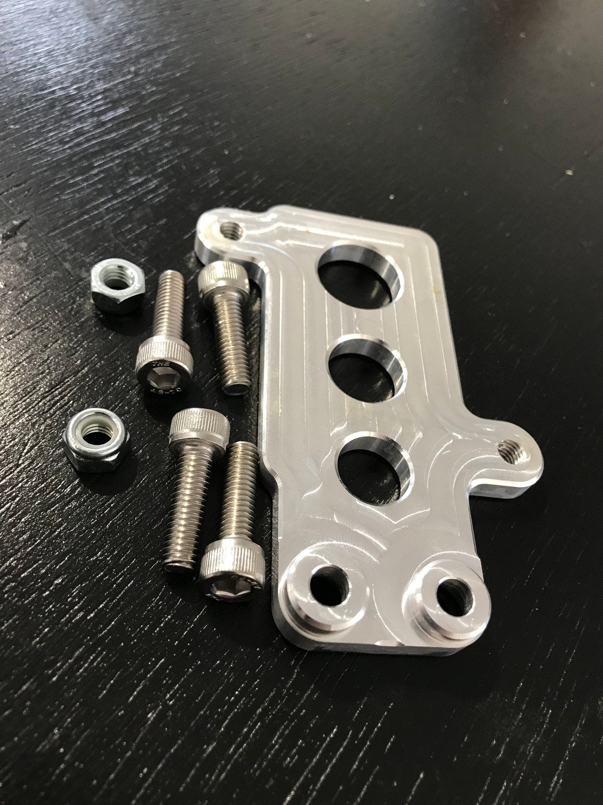 Mikuni pump. Braket