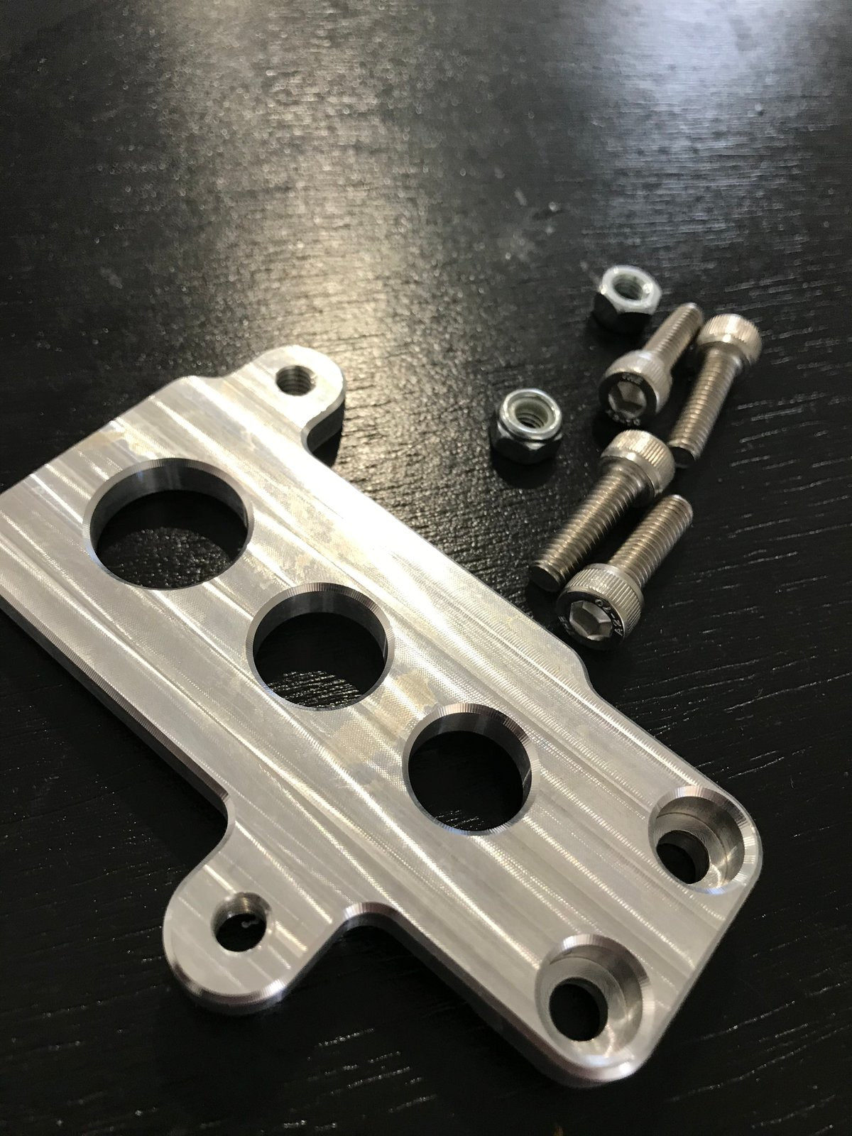 Mikuni pump. Braket